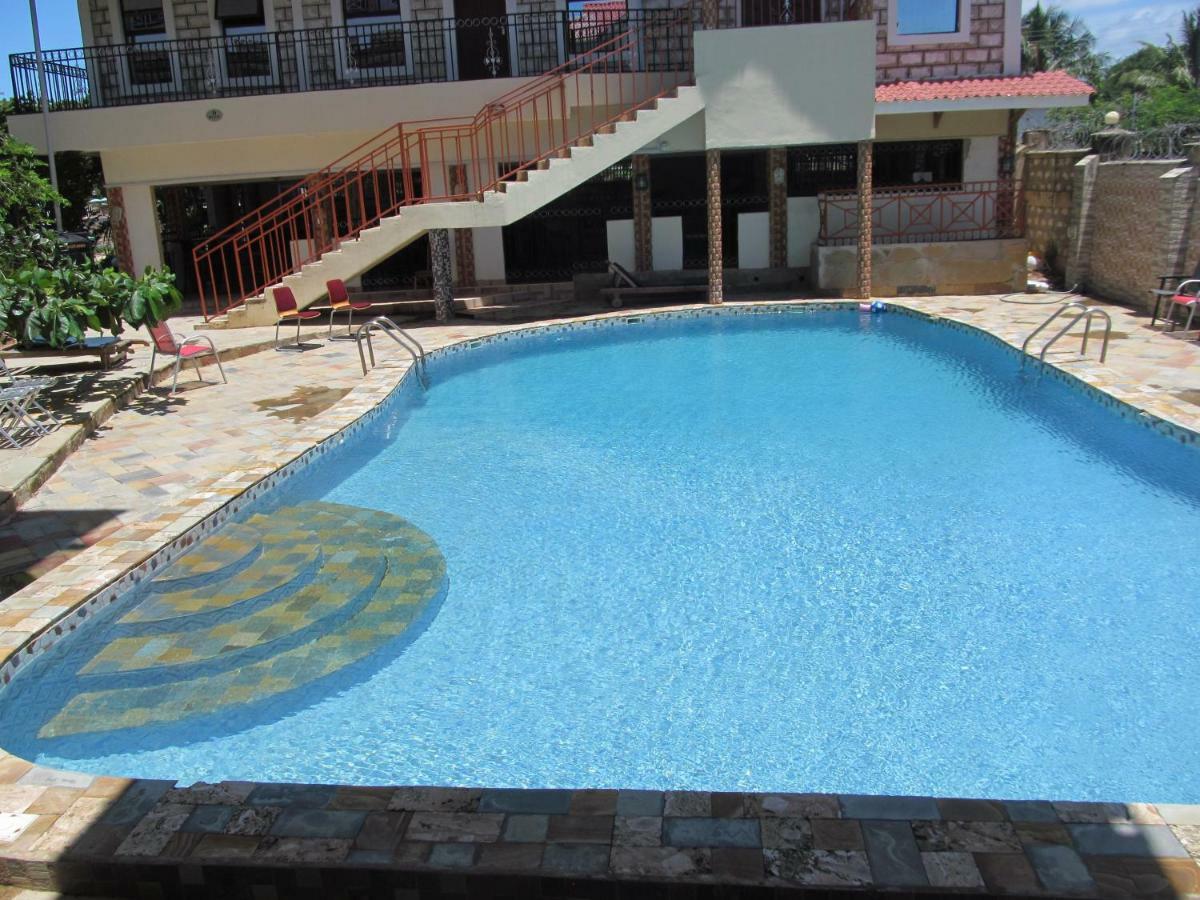 Diplomat Diani Beach Resort Exterior foto